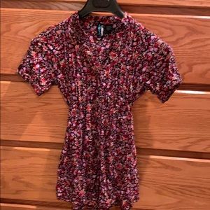 Cute floral print top